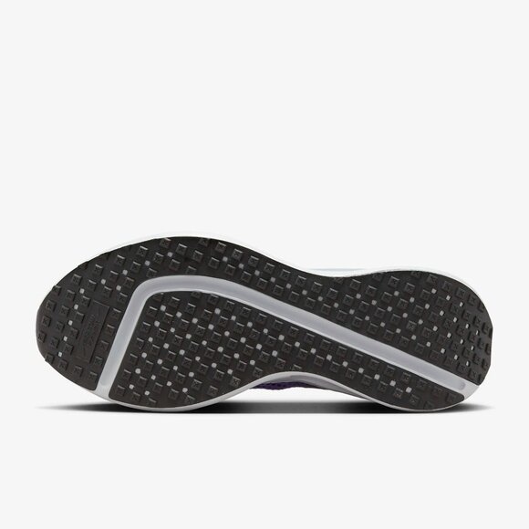 Nike Interact Run. Brand New. Womens Size: 13 - Picture 10 of 10